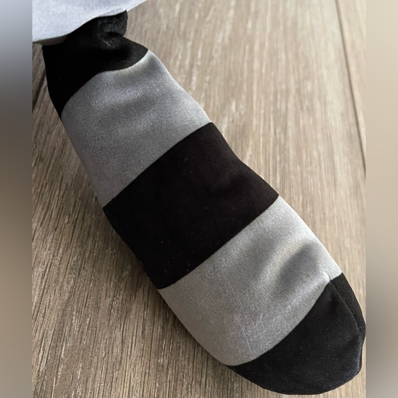 🦝 16” Rocky the Raccoon 🦝 w/ Yellow Bucket Hat with flower 🌸 Squishmallow - Picture 10 of 10